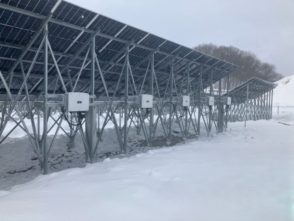 株式会社カンエイの秋田県大仙市の太陽光発電所 設置後風景